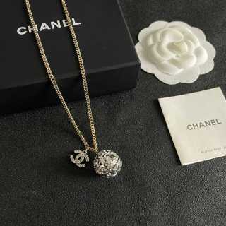 CHANEL Blooming Emblem Pendant Necklace