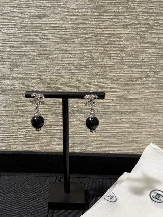 Chanel Black Pearl CC Drop Earrings – Elegant Luxury Fashion Jewelry
