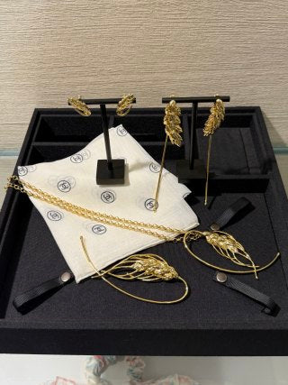 CHANEL Golden Wheat Leaf Tassel Brooch