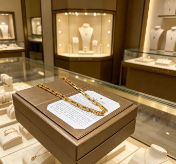 Bvlgari Gold Geometric Chain Necklace – Elegant Luxury Jewelry