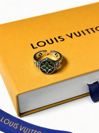 Louis Vuitton Emerald Blossom Signet Ring