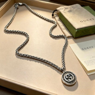 Gucci GG Circle Logo Silver Pendant Chain Necklace